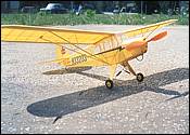 Piper cub L-4H rozpětí 700mm pro motor Modela hmotnost 63g.